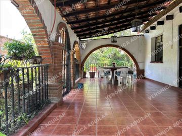 Venta de Casa estilo campestre y terreno en Nepantla de Sor Juana Inés de la Cruz, Estado de México