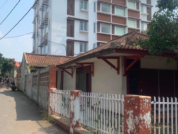 Dijual Cepat Rumah Tua Hitung Tanah Cocok Dibangun Rukost Lokasi Strategis di Depan Unpad Jatinangor
