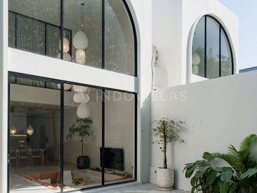 Townhouse Leasehold 3 Kamar Tidur Bergaya Modern di Umalas