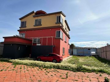 🏢 Edificio con 3 niveles independientes | Ideal para inversión | 1,888 m² de terreno