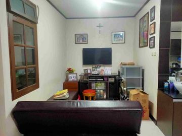 dijual rumah di perumahan, jalan utama, dekat jalan besar, dekat rumah sakit dekat sekolah, dekat mall, dekat universitas, jalur angkot jalur bis luar kota