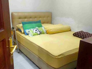 dijual rumah di perumahan, jalan utama, dekat jalan besar, dekat rumah sakit dekat sekolah, dekat mall, dekat universitas, jalur angkot jalur bis luar kota
