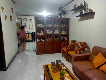 dijual rumah di perumahan, jalan utama, dekat jalan besar, dekat rumah sakit dekat sekolah, dekat mall, dekat universitas, jalur angkot jalur bis luar kota