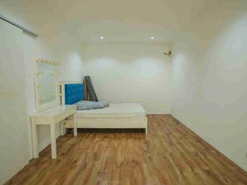 Rumah Hook Asri Ada Private Pool LT 262 Di Pancoran Mas Depok