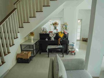 Rumah Hook Asri Ada Private Pool LT 262 Di Pancoran Mas Depok