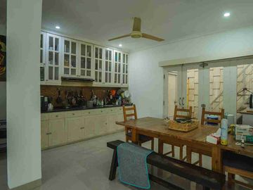 Rumah Hook Asri Ada Private Pool LT 262 Di Pancoran Mas Depok