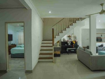 Rumah Hook Asri Ada Private Pool LT 262 Di Pancoran Mas Depok