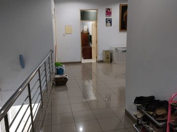 Dijual Ruang Usaha + Rumah 2 Lantai Nyaman Siap Pakai Lokasi Strategis di Cibaduyut Bandung