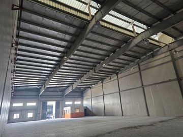1,080sqm Warehouse with car parking in Santa Rosa, Laguna FOR LEASE