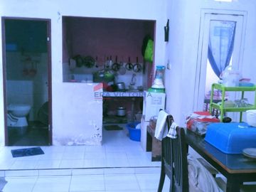 Rumah One Gate System Dekat Alun-Alun Kota Malang Siap Huni