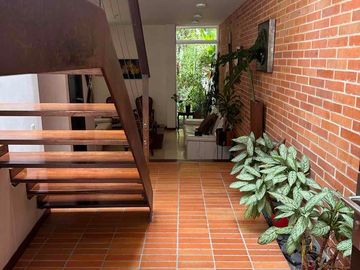 Se Vende Casa en Loma del Esmeraldal Envigado
