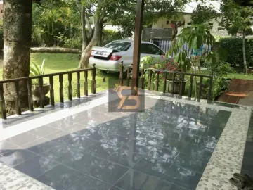 Rumah Hook dengan Halaman Luas di Turangga Lengkong Buahbatu Bandung