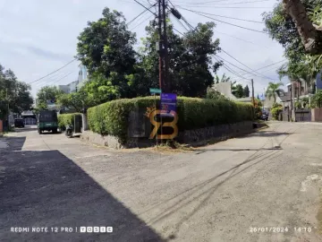Rumah Hook dengan Halaman Luas di Turangga Lengkong Buahbatu Bandung