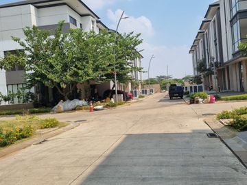 Disewakan Rumah Cantik Siap Huni Di Dalam  Asya, Cluster Sentarum Jakarta Garden City