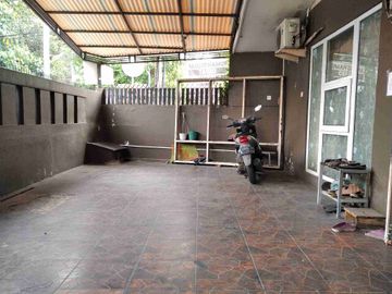 Dijual cepat rumah kos-kosan 11 kamar cocok untuk investasi di Duren Sawit, Jakarta Timur