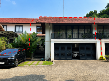 HUNIAN DUA LANTAI KAWASAN JAGAKARSA, JAKARTA SELATAN