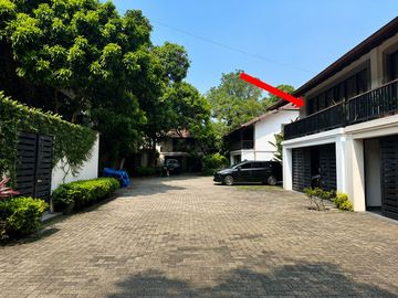 HUNIAN DUA LANTAI KAWASAN JAGAKARSA, JAKARTA SELATAN