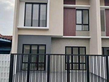 RUMAH BARU 2 LANTAI  Dalam Perumahan Villa Melati Mas, Tangerang Selatan