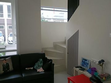 Dijual rumah 2 lantai cantik di Martinez Gading Serpong