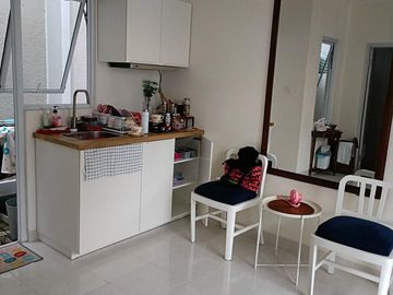 Dijual rumah 2 lantai cantik di Martinez Gading Serpong