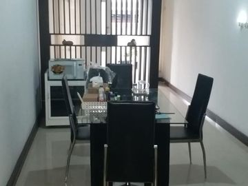 Rumah 2 Lantai SHM Siap Huni Lingkungan Nyaman di Perum Araya, Kota Malang