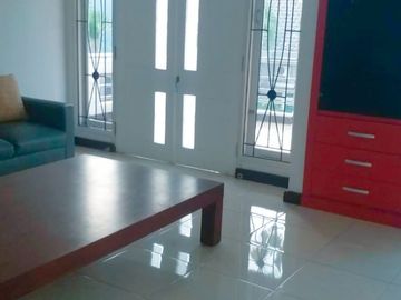 Rumah 2 Lantai SHM Siap Huni Lingkungan Nyaman di Perum Araya, Kota Malang