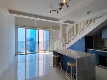 Disewakan Soho @Podomoro City Semi Furnished, bisa untuk huni dan kantor, Super Strategis Jakarta Barat