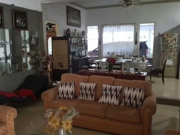 Rumah Hadap Barat 4 Kamar Nego siap huni di Komplek Arco, Sawangan Depok