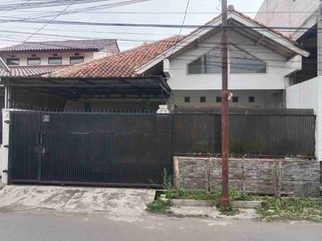 TURUN HARGA
DIJUAL CEPAT RUMAH DEKAT KIARA ARTHA PARK BABAKAN SARI KOTA BANDUNG
