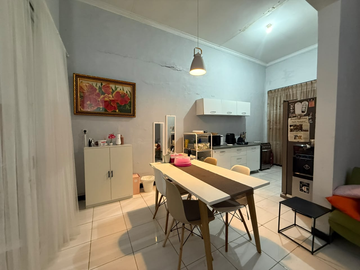 Rumah cantik Pandugo dekat MERR UPN