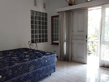 Dijual Rumah Wangsakerta Asri dan Nyaman Samping Taman