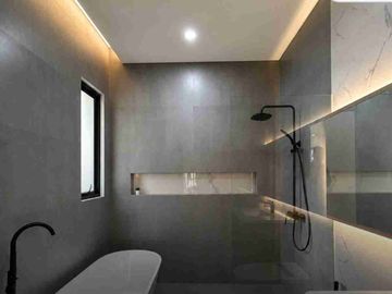DI JUAL Rumah Baru 2 Lantai Semi Furnished BSD Giri Loka, An