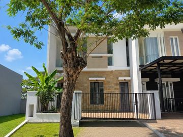 Rumah Pakuwon City  NEW MINIMALIS PERLU RENOV