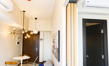Luxury 1BR Semi furnished Unit for Sale at Uptown Parksuites, BGC