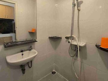 DISEWAKAN TERMURAH APARTEMEN TOKYO PIK2 TIPE STUDIO FULL FURNISH TANPA TULANG GEDE LANTAI RENDAH
