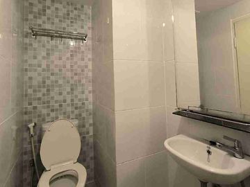 DISEWAKAN TERMURAH APARTEMEN TOKYO PIK2 TIPE STUDIO FULL FURNISH TANPA TULANG GEDE LANTAI RENDAH
