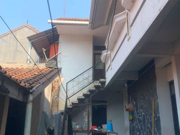 TERMURAH DIJUAL CEPAT KOST AKTIF 2 LANTAI  DEPAN UNPAD JATINANGOR SUMEDANG LOKASI STRATEGIS