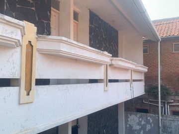 TERMURAH DIJUAL CEPAT KOST AKTIF 2 LANTAI  DEPAN UNPAD JATINANGOR SUMEDANG LOKASI STRATEGIS