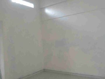 Rumah Sewa Luas dan Besar di Puspanjolo Semarang Barat