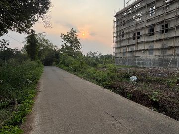 DI JUAL TANAH DI CISAUK  DESA DANDANG KAB . TANGERANG