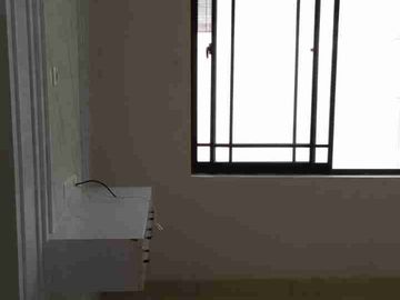 Rumah Ada Balkon & Garasi di Cluster Asia Greenlake City