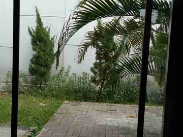 Rumah Ada Balkon & Garasi di Cluster Asia Greenlake City