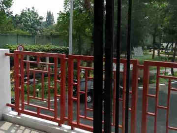 Rumah Ada Balkon & Garasi di Cluster Asia Greenlake City