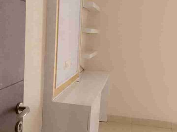 Rumah Ada Balkon & Garasi di Cluster Asia Greenlake City