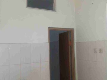 Rumah Disewakan di Semarang Barat Bekas Klinik Gigi
