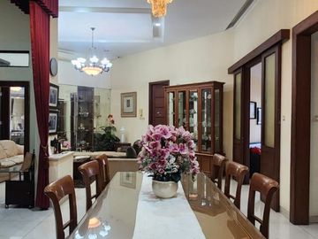 Rumah Hoek Ada Kolam Renang di Kemang Pratama Bekasi