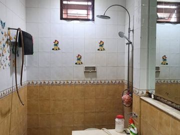 Rumah Hoek Ada Kolam Renang di Kemang Pratama Bekasi