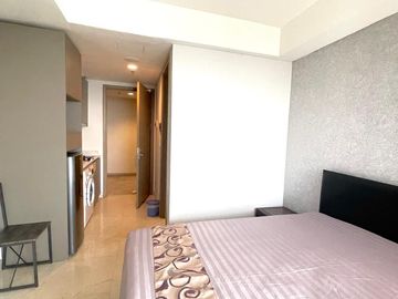 STUDIO FULL FURNISH GOLD COAST PIK – LANTAI TINGGI, SEA VIEW