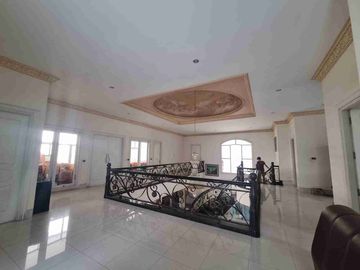 Dijual Rumah Mewah bergaya Klasik Eropa