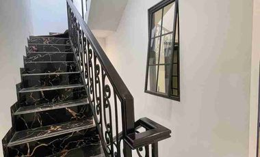 DIJUAL Rumah 3 Lantai Like New Di 
Permata 2 Residence Jagakarsa Jakarta Selatan